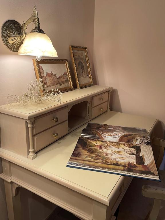 U Cervene zidle - Red Chair Hotel - Resim 23