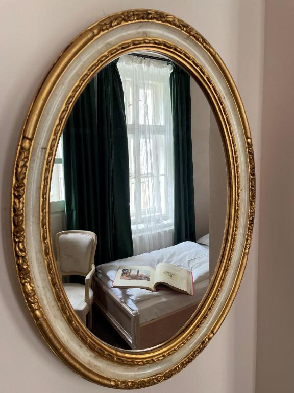 U Cervene zidle - Red Chair Hotel - Twin Room