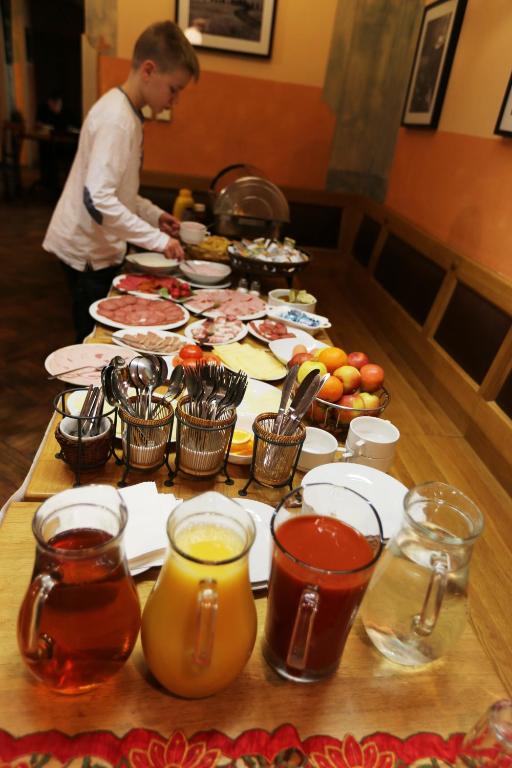 U Cervene zidle - Red Chair Hotel - Resim 35