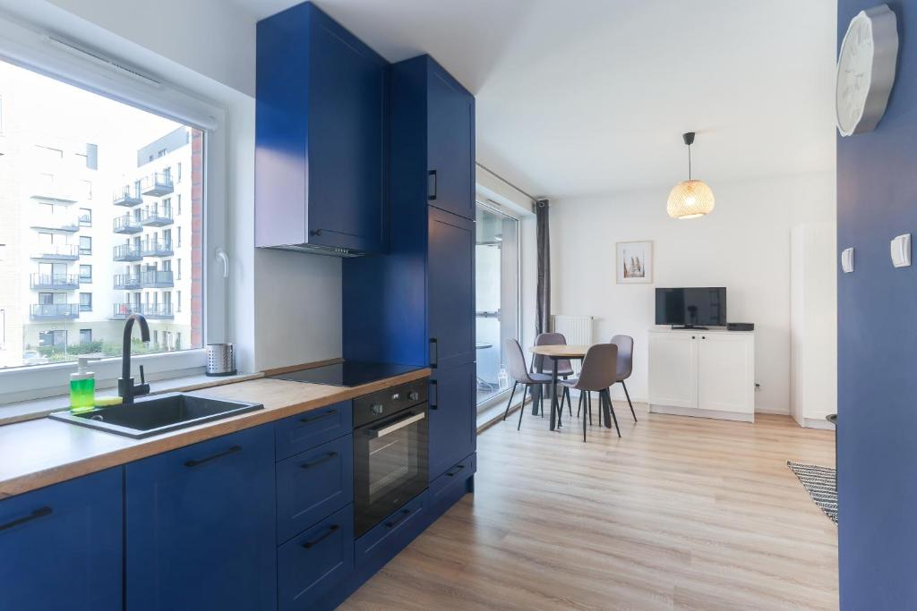 Apartamenty Apartinfo Chmielna Park - Квартира с одной спальней с балконом и парковкой