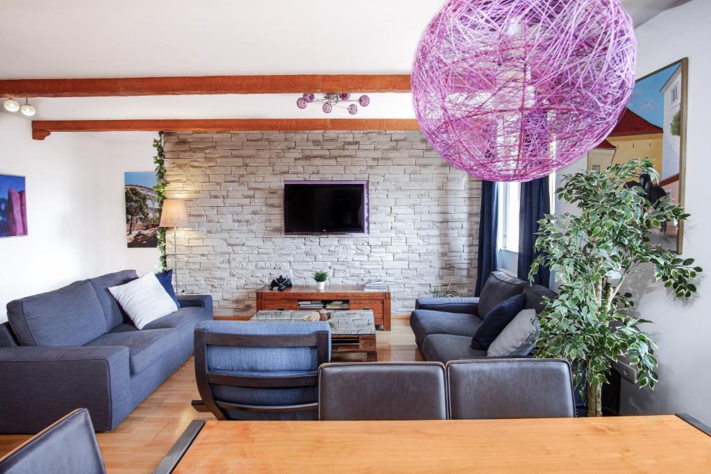 TV a/nebo společenská místnost v ubytování Zagreb Deluxe Apartment L2