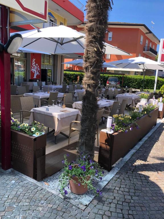 Restaurace v ubytování Hotel Corallo