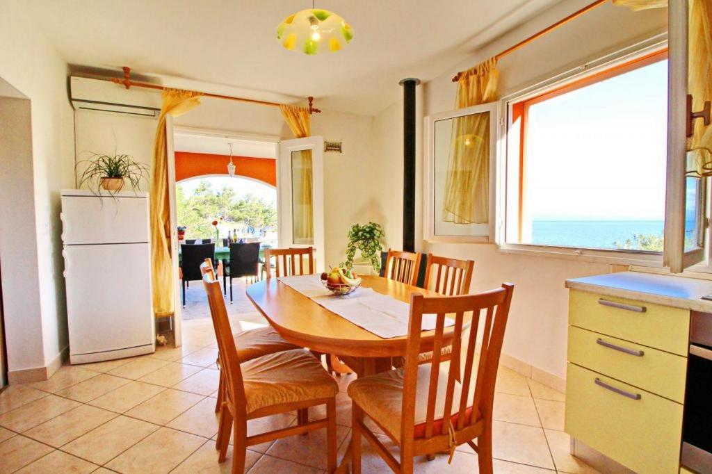 Kuchnia lub aneks kuchenny w obiekcie Apartments Sea Line