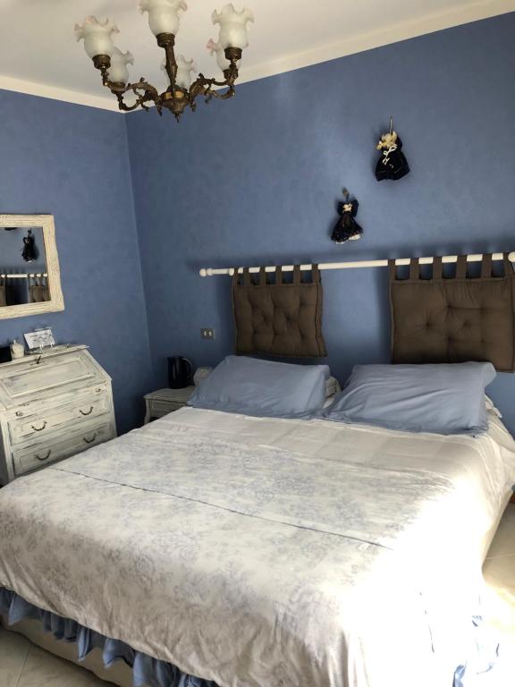 Een bed of bedden in een kamer bij Touristic Apartment "Agata"