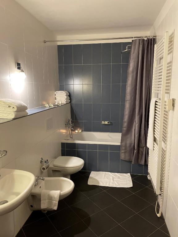 U Cervene zidle - Red Chair Hotel - Resim 34