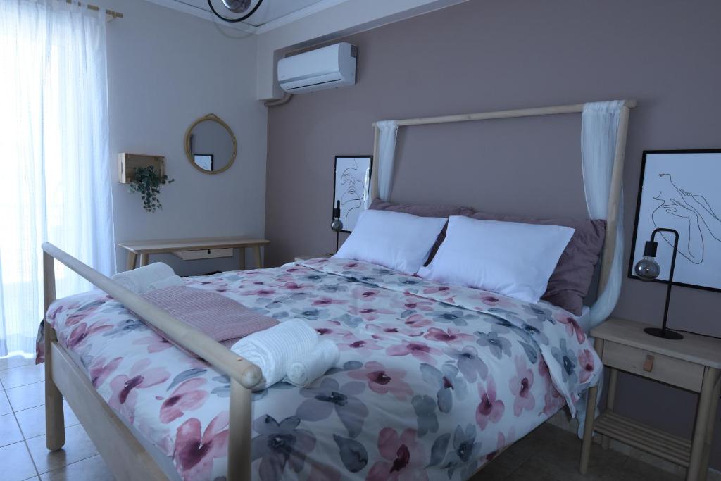 Posteľ alebo postele v izbe v ubytovaní Valia's apartment Nafplio city center