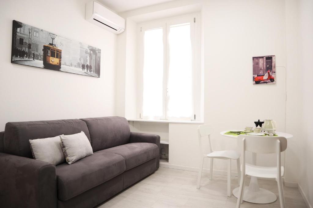 Navigli Tiny Bright House