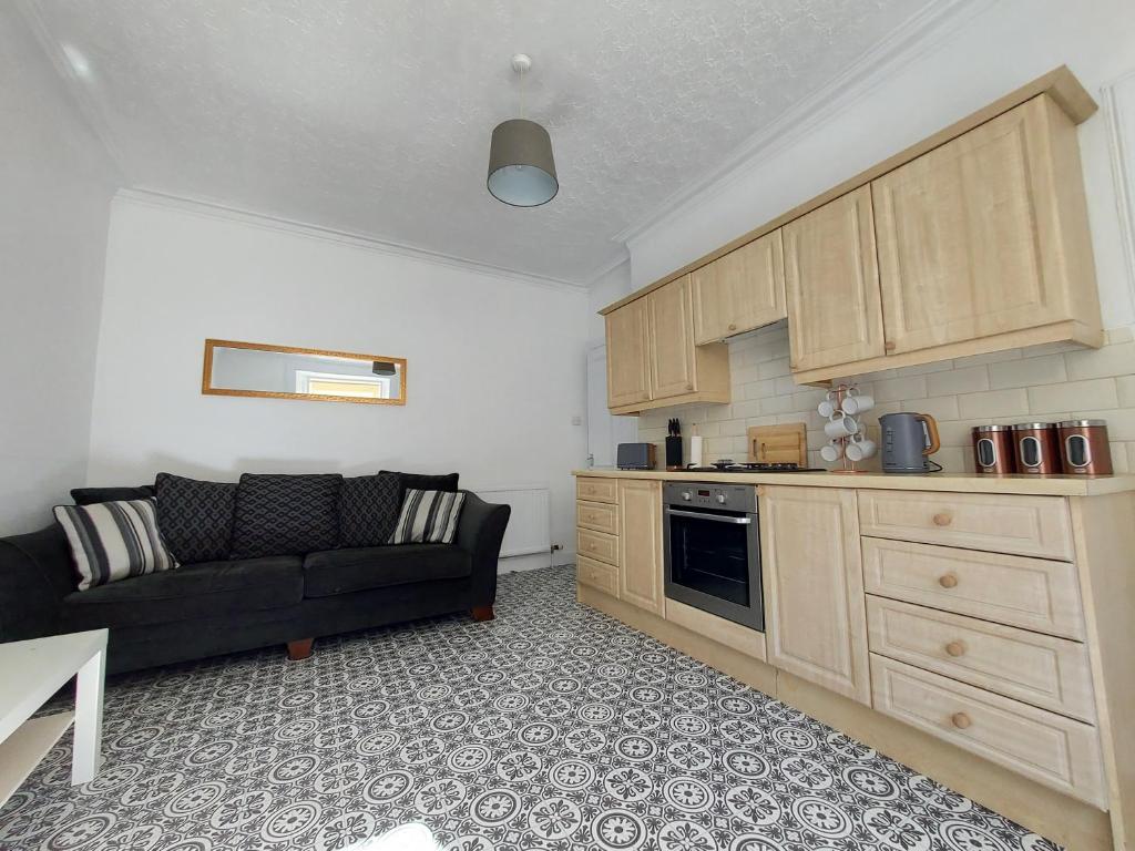 O bucătărie sau chicinetă la Duke Street Apartment