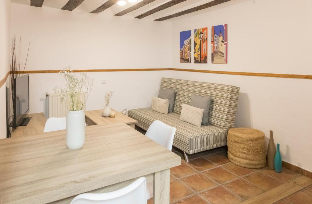 CUENCALOFT EL CASTILLO - Two-Bedroom Apartment