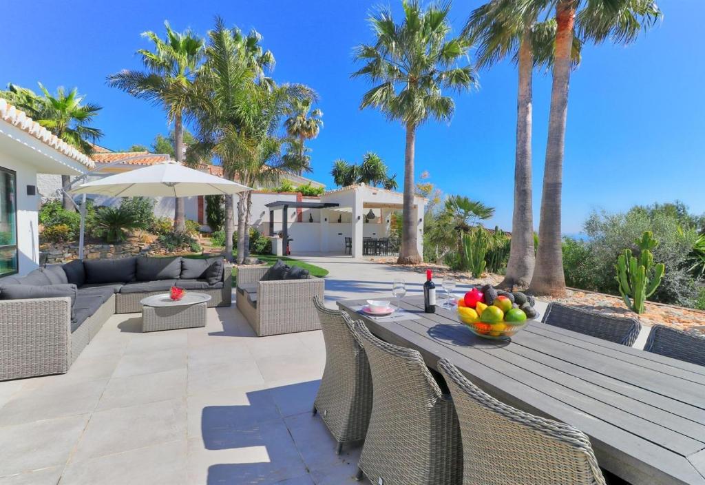 Amazing villa with panoramic views, Mijas Costa – Updated ...