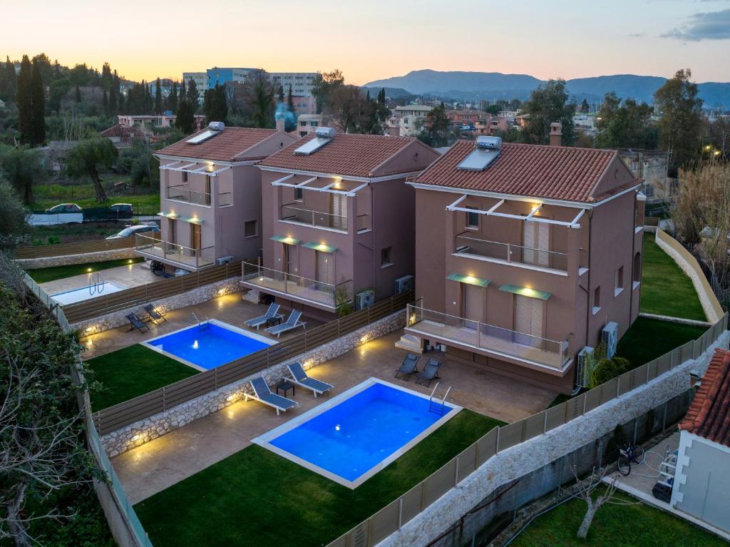 Bazén v ubytovaní Efilenia Luxury Villas alebo v jeho blízkosti