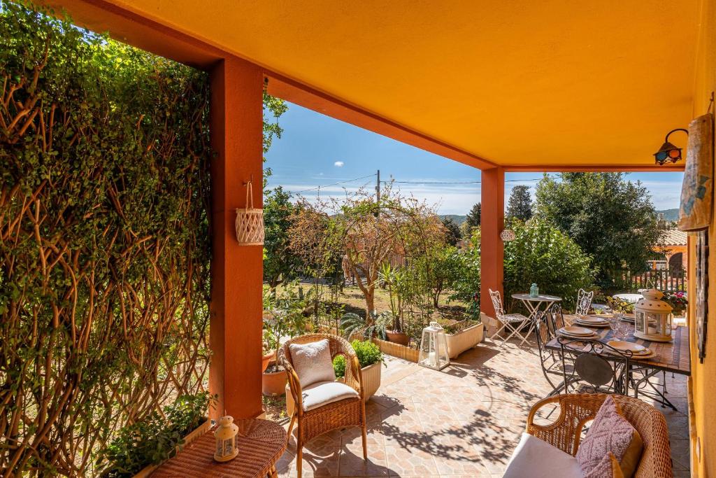Vonkajšia záhrada v ubytovaní Appartamento in Villa Gelsomino
