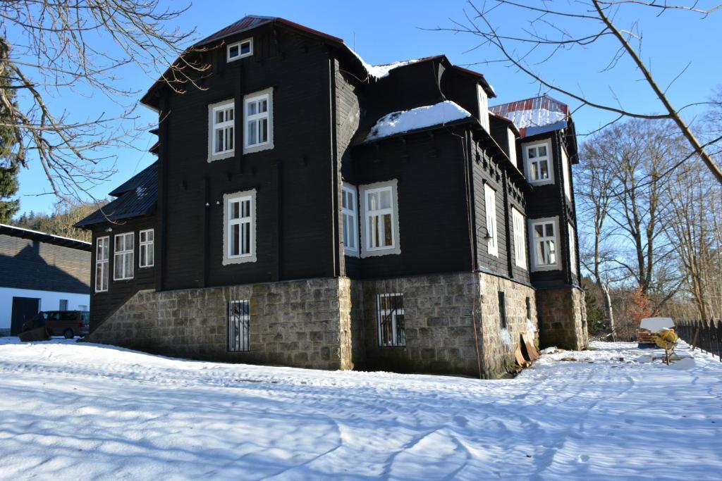 Château Josefův Důl v zimě