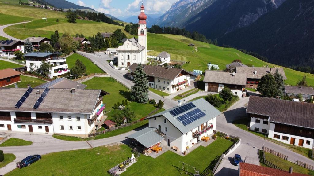 Vaade majutusasutusele Marhof Pustertal linnulennult