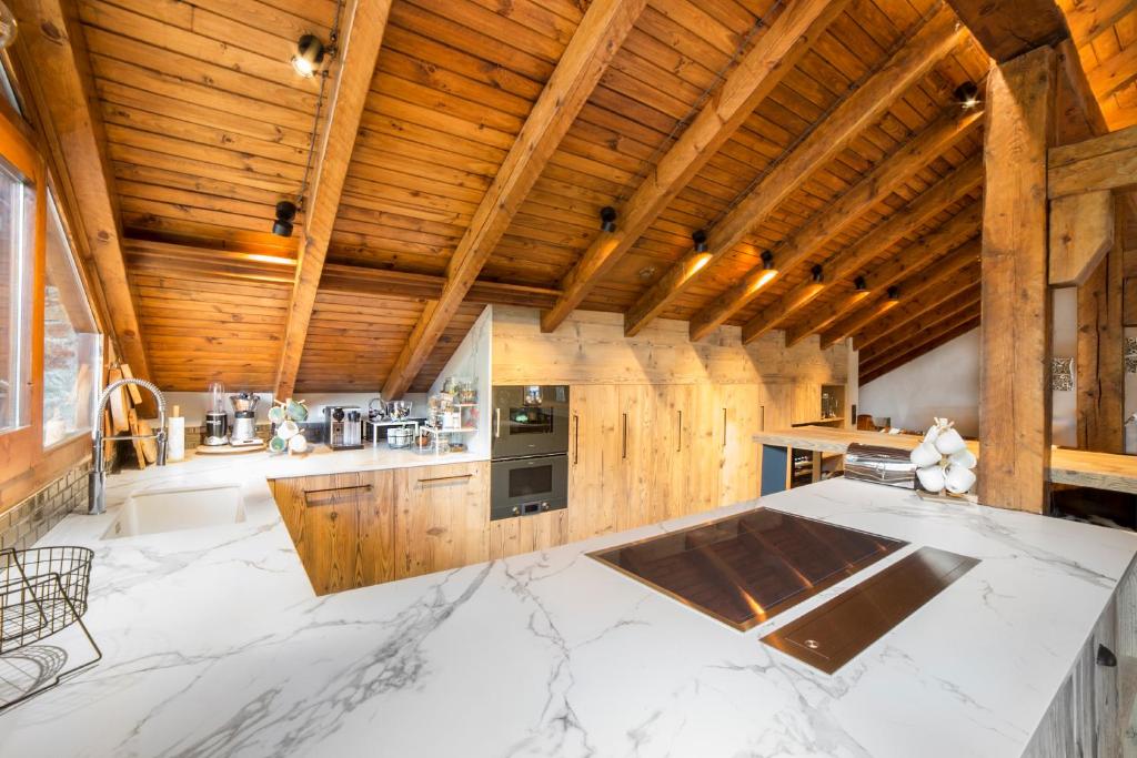 Kuchyň nebo kuchyňský kout v ubytování Pleta del Tarter Lodge