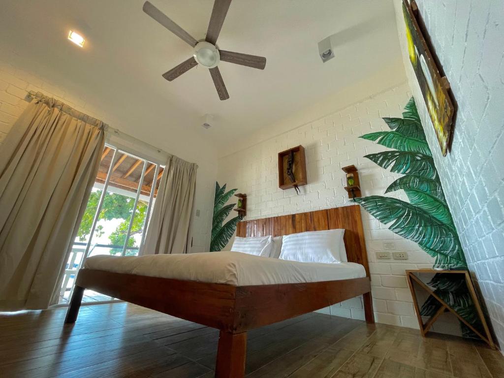 SUITES BY ECO HOTEL PROMO A: NO AIRFARE VIA PPS AIRPORT TRANSFERS elnido Packages