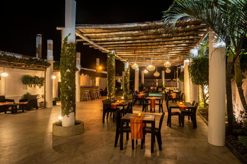 Restaurace v ubytování Hotel La Ría Playas