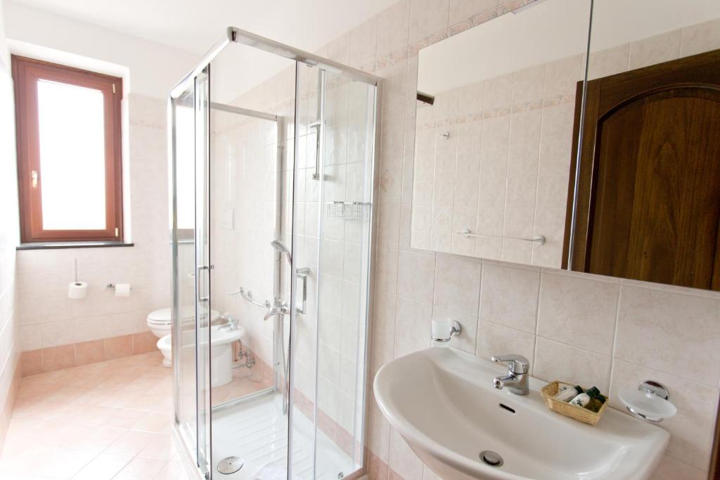 A bathroom at La Villa Carmelina