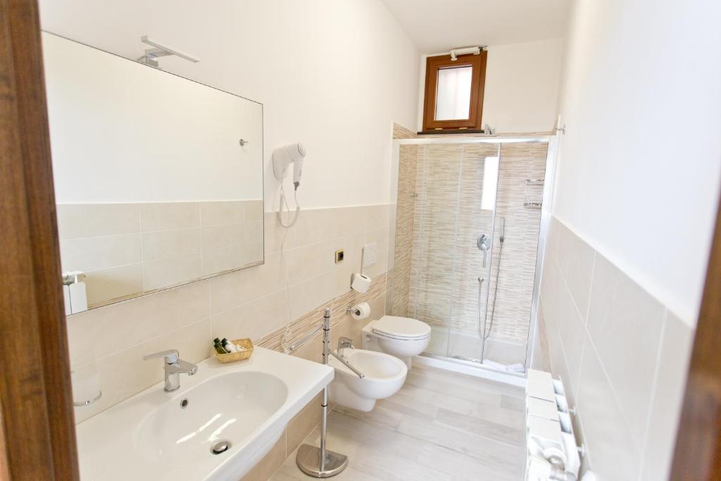 A bathroom at La Villa Carmelina