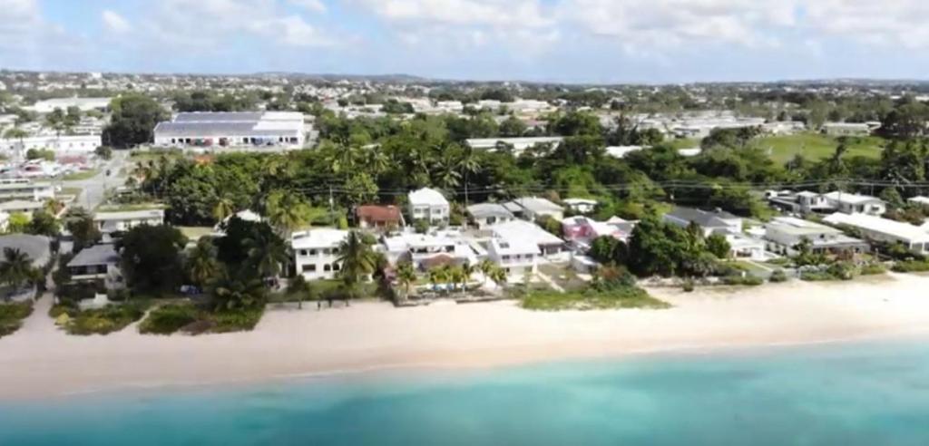 Banyan Beach House Villa photo