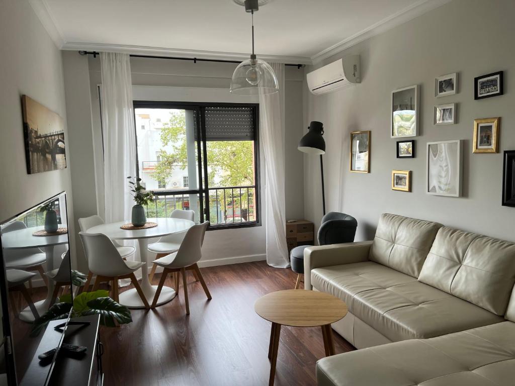 Apartamento Triana Center Sevilla, Seville, Spain - Booking.com