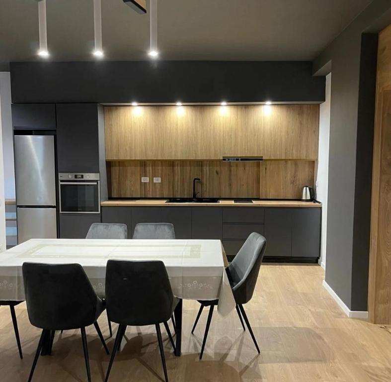 The Enomis Apartment - Image 9