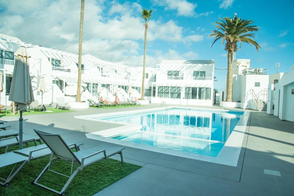 Sunny Days Apartment with shared pool and free wifi, Puerto ...