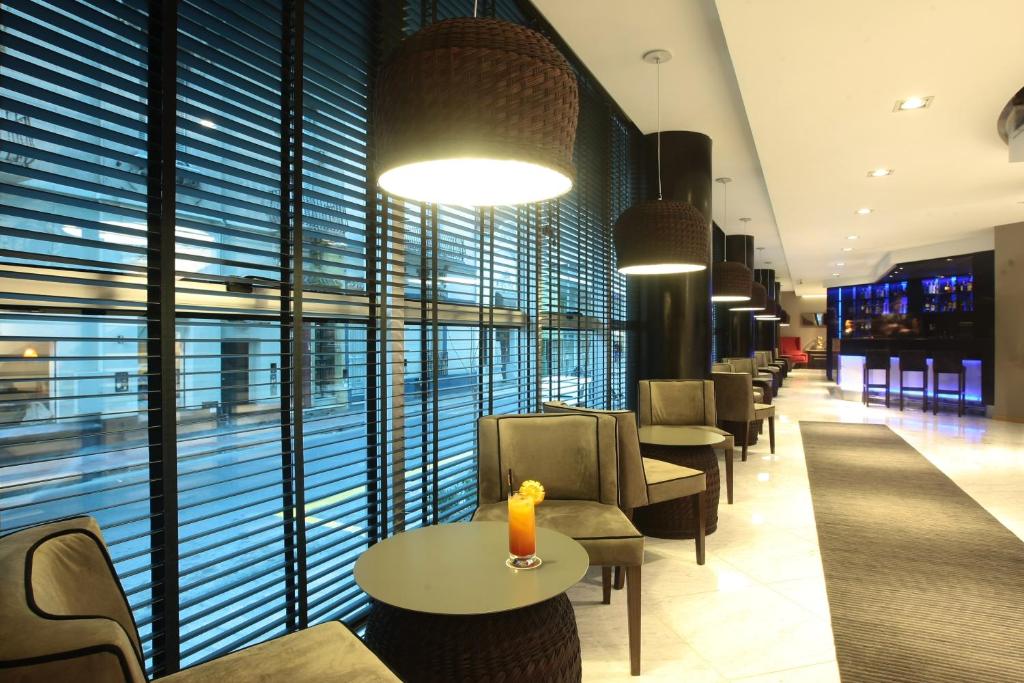 Posezení v ubytování Yrigoyen 111 Hotel