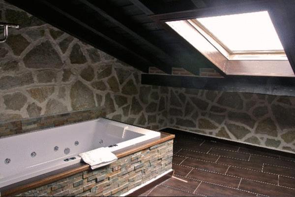 Koupelna v ubytování Hotel Spa Villa de Mogarraz