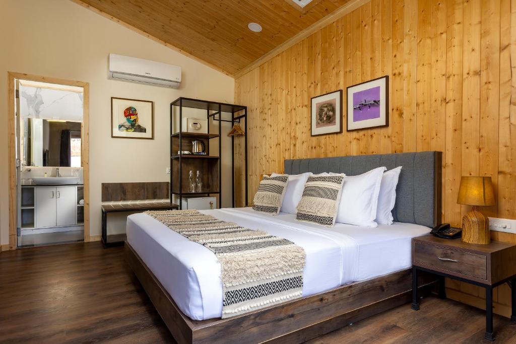 juSTa Rasa Retreat & Spa Rishikesh - 带花园的优质房间