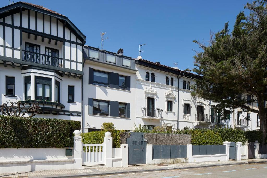Villa Loretopea by FeelFree Rentals, San Sebastian ...