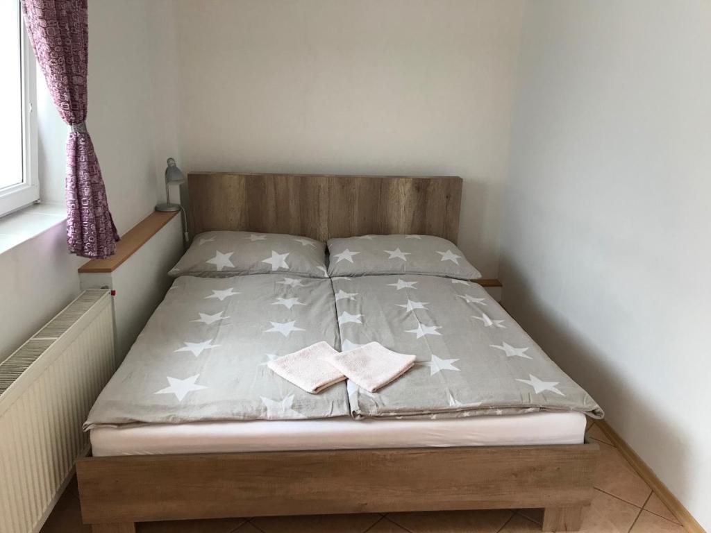 Posteľ alebo postele v izbe v ubytovaní Vanessa apartments