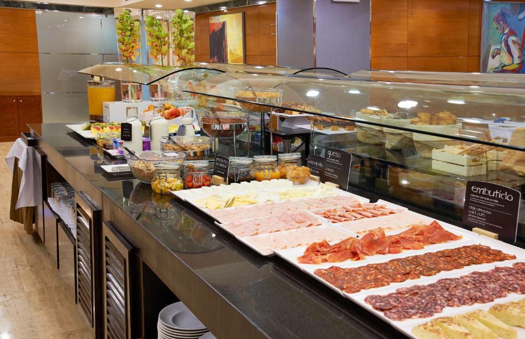 Comida no hotel ou em algum lugar perto