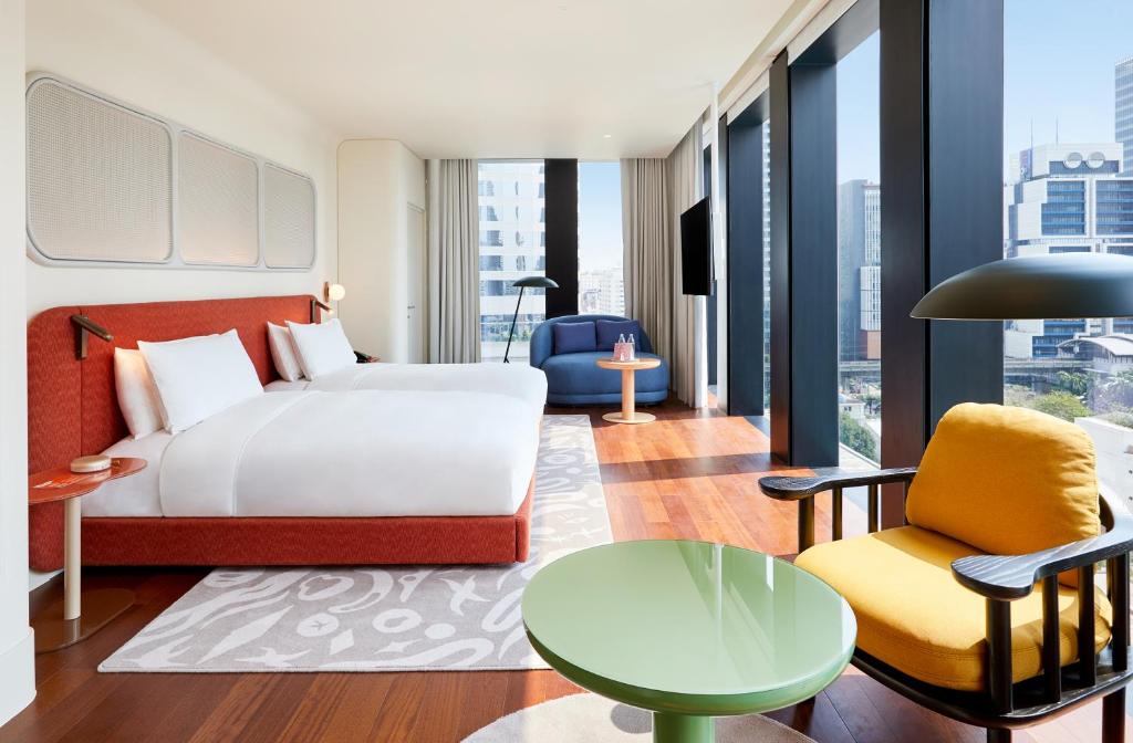 The Standard, Bangkok Mahanakhon - Eckdoppelzimmer Mit Zwei Doppelbetten
