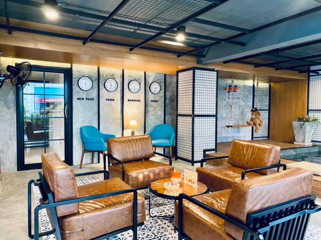 Posezení v ubytování BH Baan Paradise Hotel Patong