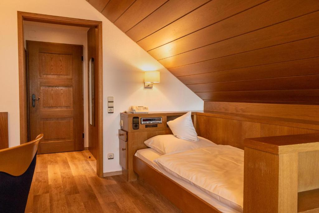 Landgasthof Hotel Hirsch - Comfort Plus Single Room With Balcony