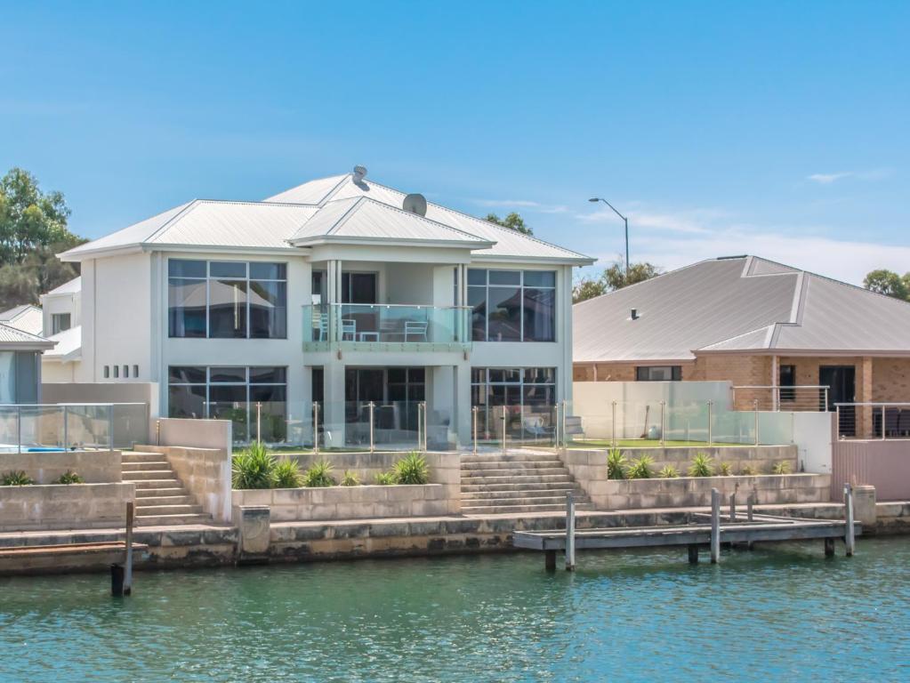 Deluxe Living in Mariners Cove, Mandurah Updated 2024 Prices