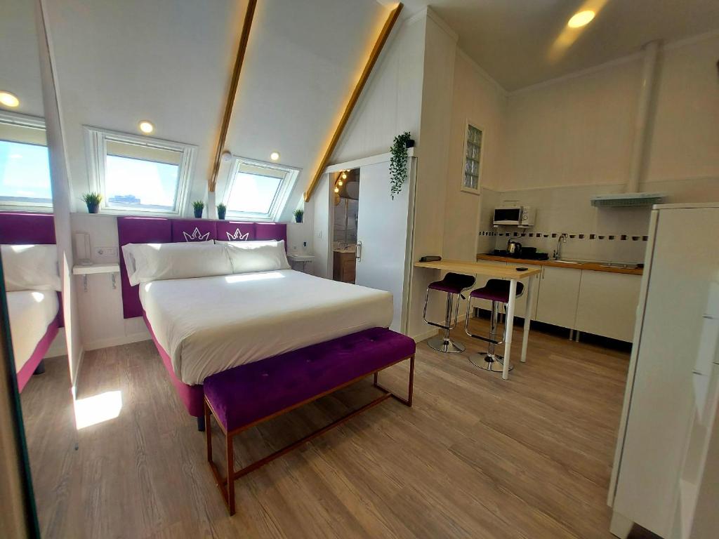 
One-Bedroom Apartment
