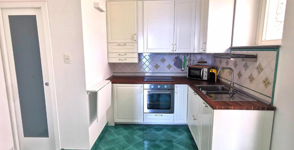 Kuchnia lub aneks kuchenny w obiekcie Relais Amalfi Coast