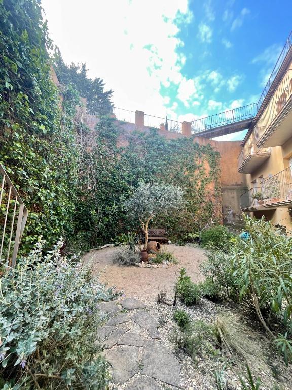Vonkajšia záhrada v ubytovaní Noor apartamento