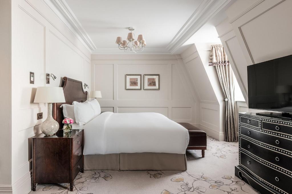 The Langham London - Junior Suite