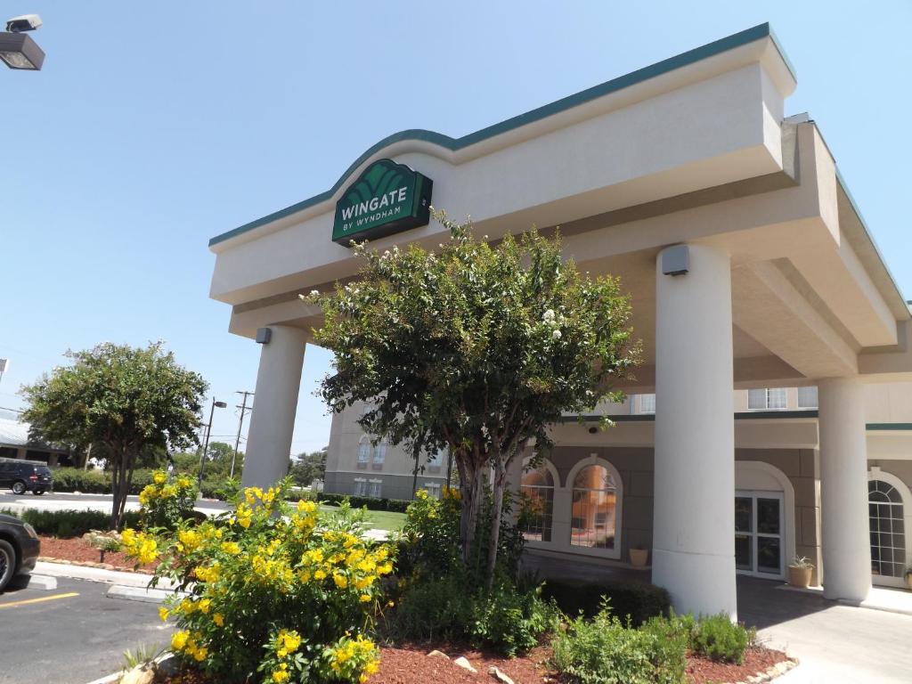 Wingate by Wyndham San Marcos photo