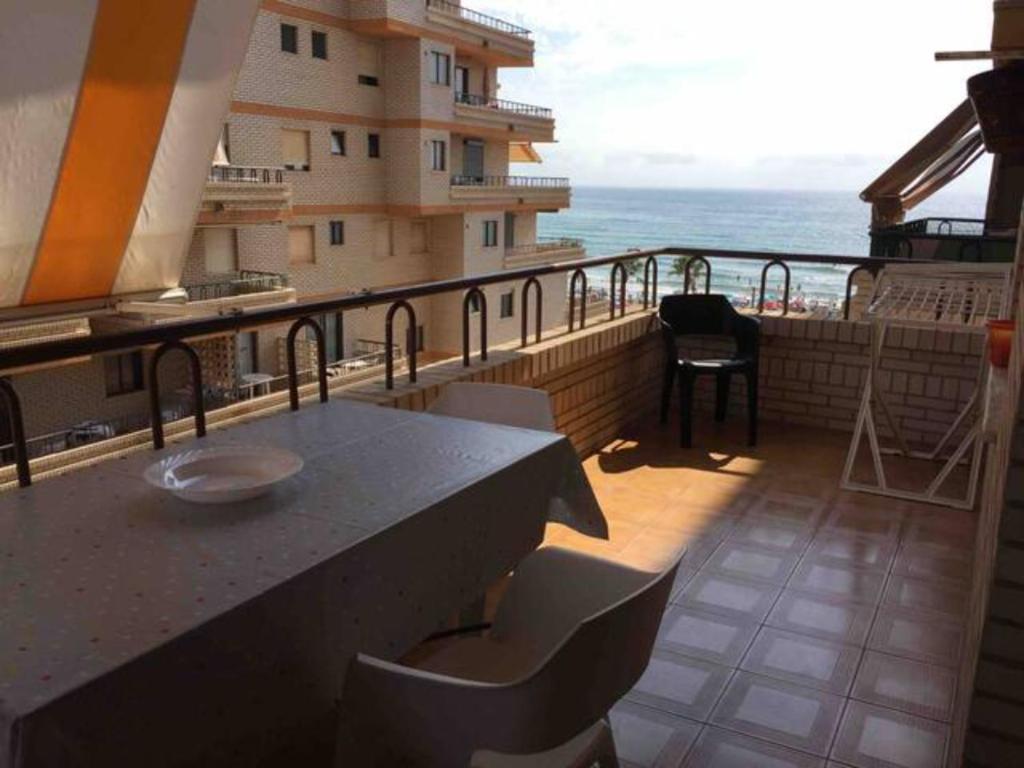 Apartamento Oropesa del Mar en primera linea de playa ...