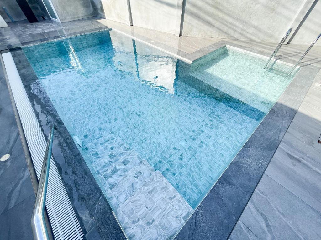 Bazén v ubytování The Endless Resident Private Pool Villa PSU nebo v jeho okolí
