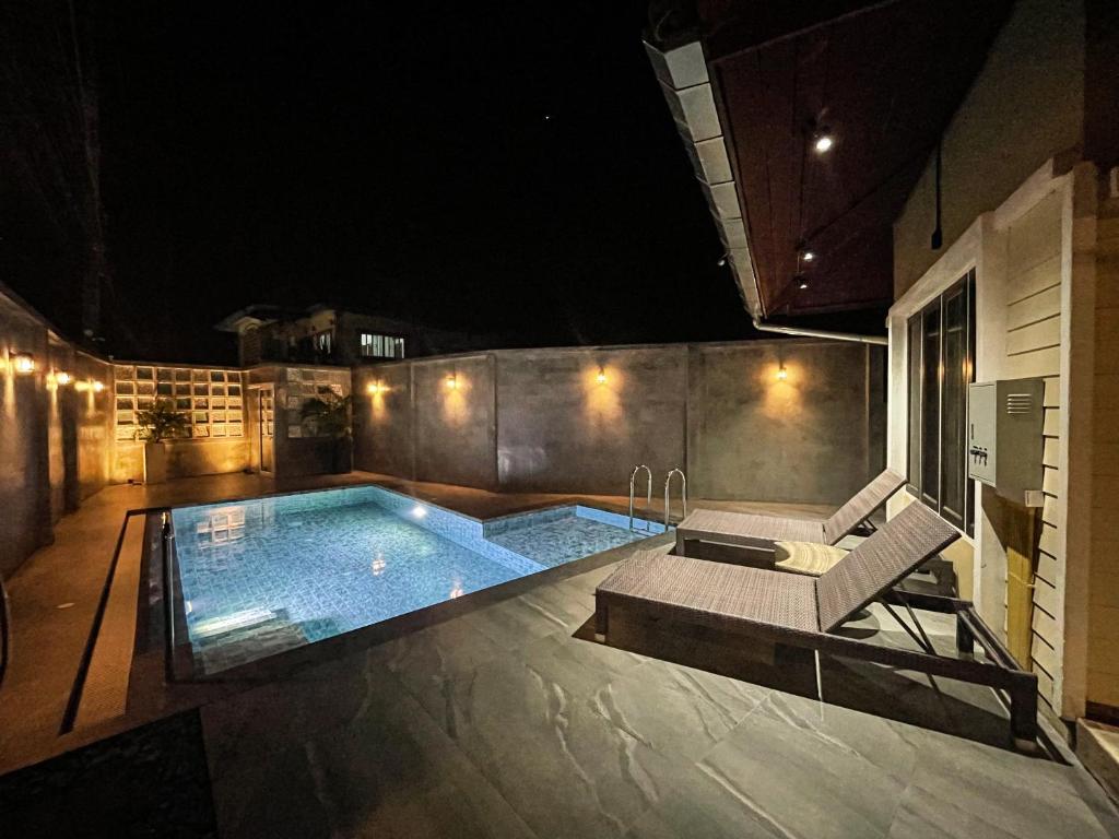 Bazén v ubytování The Endless Resident Private Pool Villa PSU nebo v jeho okolí