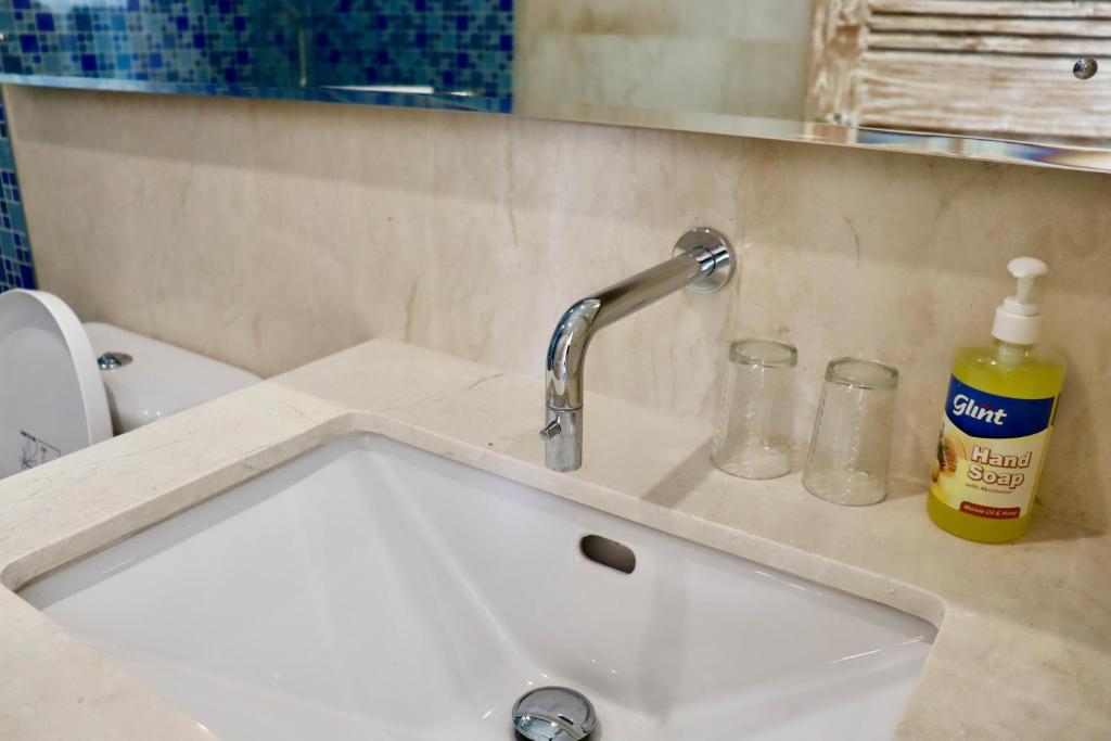 Ocean Star Apartment Sanur - 5