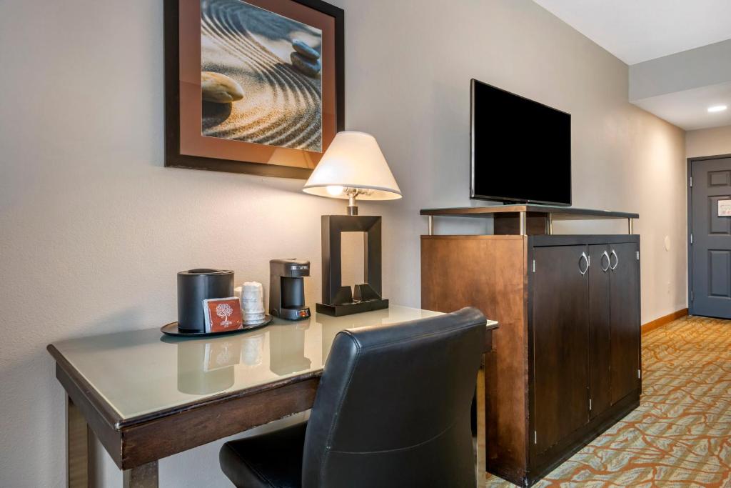 Best Western Plus Bradenton Gateway Hotel photo