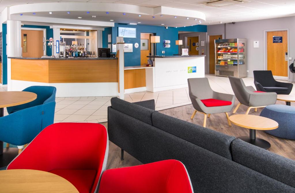 Posezení v ubytování Holiday Inn Express Manchester East by IHG