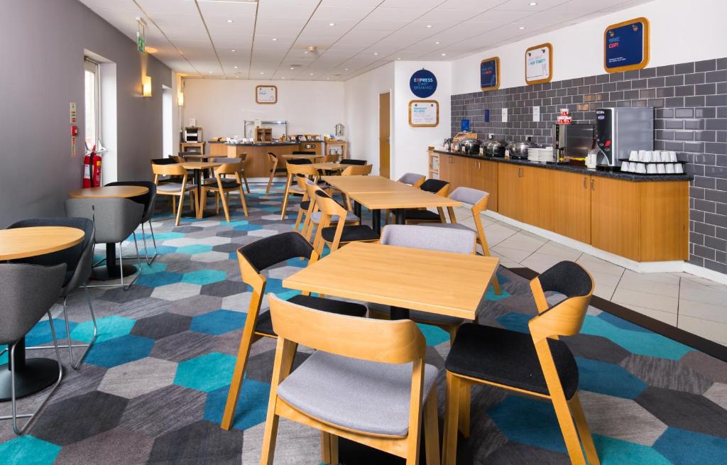 Restaurace v ubytování Holiday Inn Express Manchester East by IHG