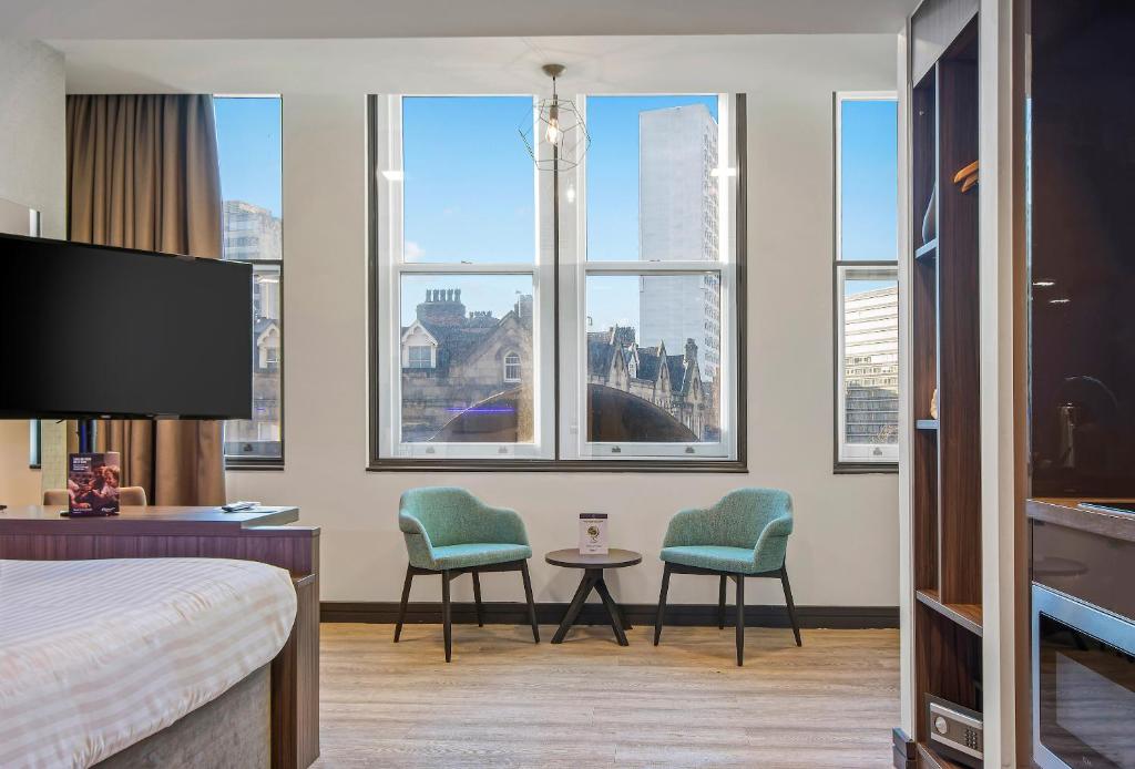 Roomzzz Manchester Victoria - Resim 5